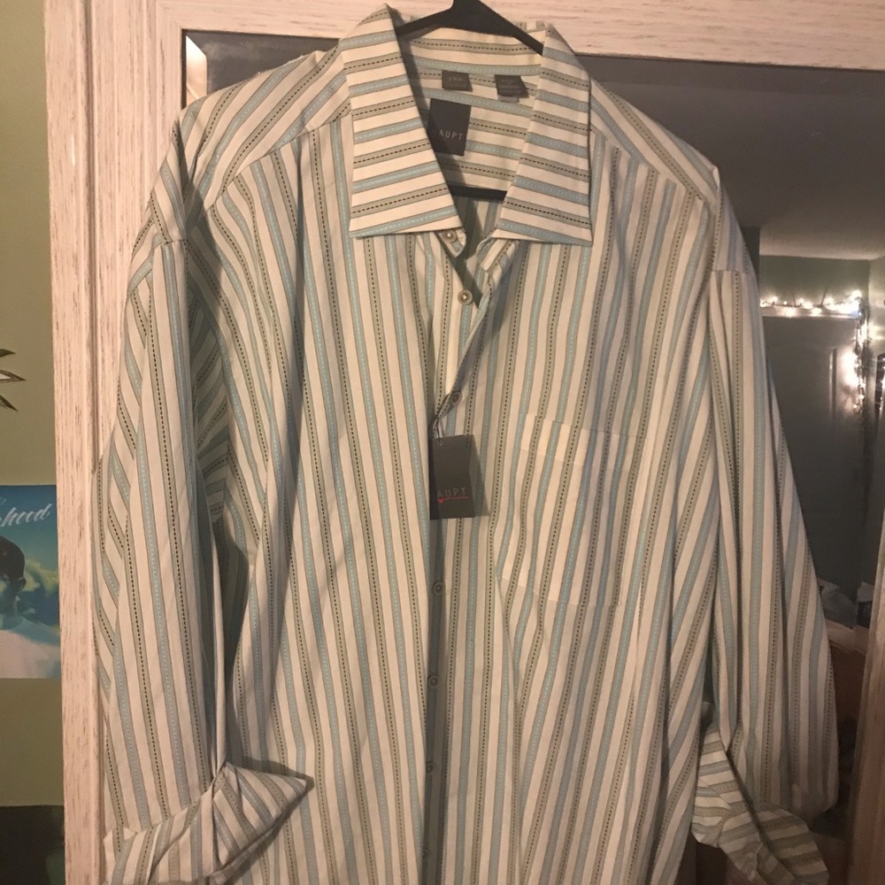 BRAND NEW striped tshirt!!!!!